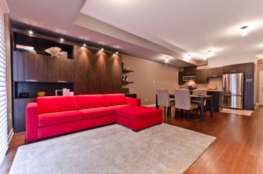 Lit escamotable moderne avec divan sectionnel