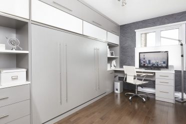 Lit escamotable gris moderne avec um bureau